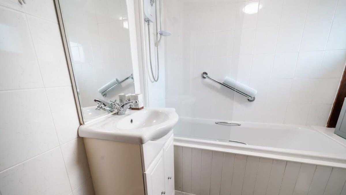 Lovely 2 Bedroom Coastal Cottage Near Bude Zewnętrze zdjęcie