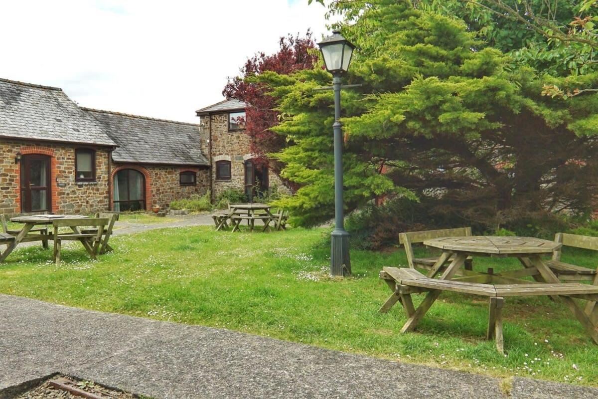 Lovely 2 Bedroom Coastal Cottage Near Bude Zewnętrze zdjęcie